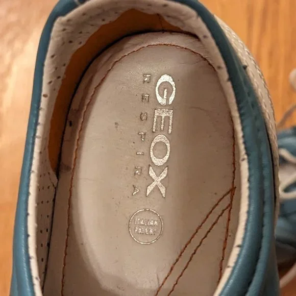 Geox Respira Sneakers. Light blue leather with blue suede trim. Size 39 - Picture 3 of 7